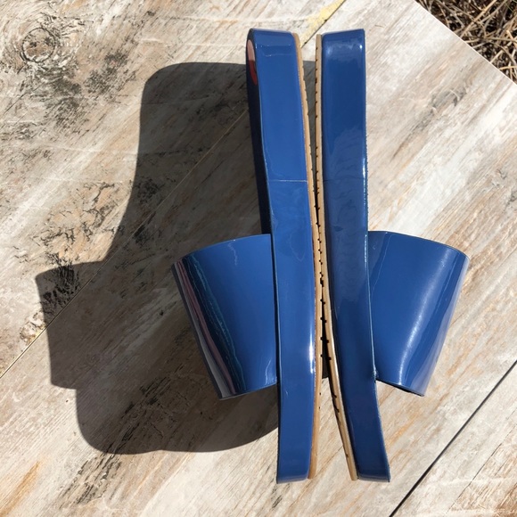 💦Calvin Klein 💦Slippers New - Picture 2 of 4